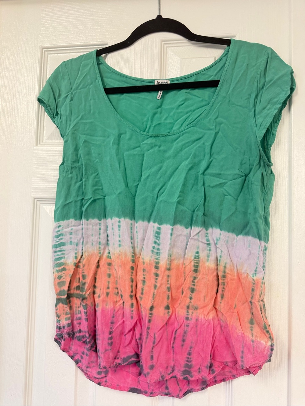 Splendid Green Scoop Neck Short Sleeve Top with Pink and Orange Tie-Dye